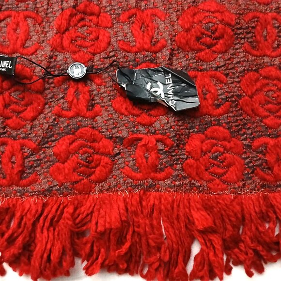 CHANEL Luxury Vintage VWT Red Rose Motif Cashmere Silk Fringed Shawl Wrap Scarf - Picture 10 of 15